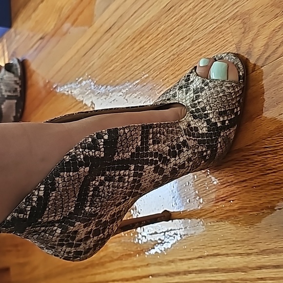 PEEP TOE BOOTIES - Picture 5 of 6